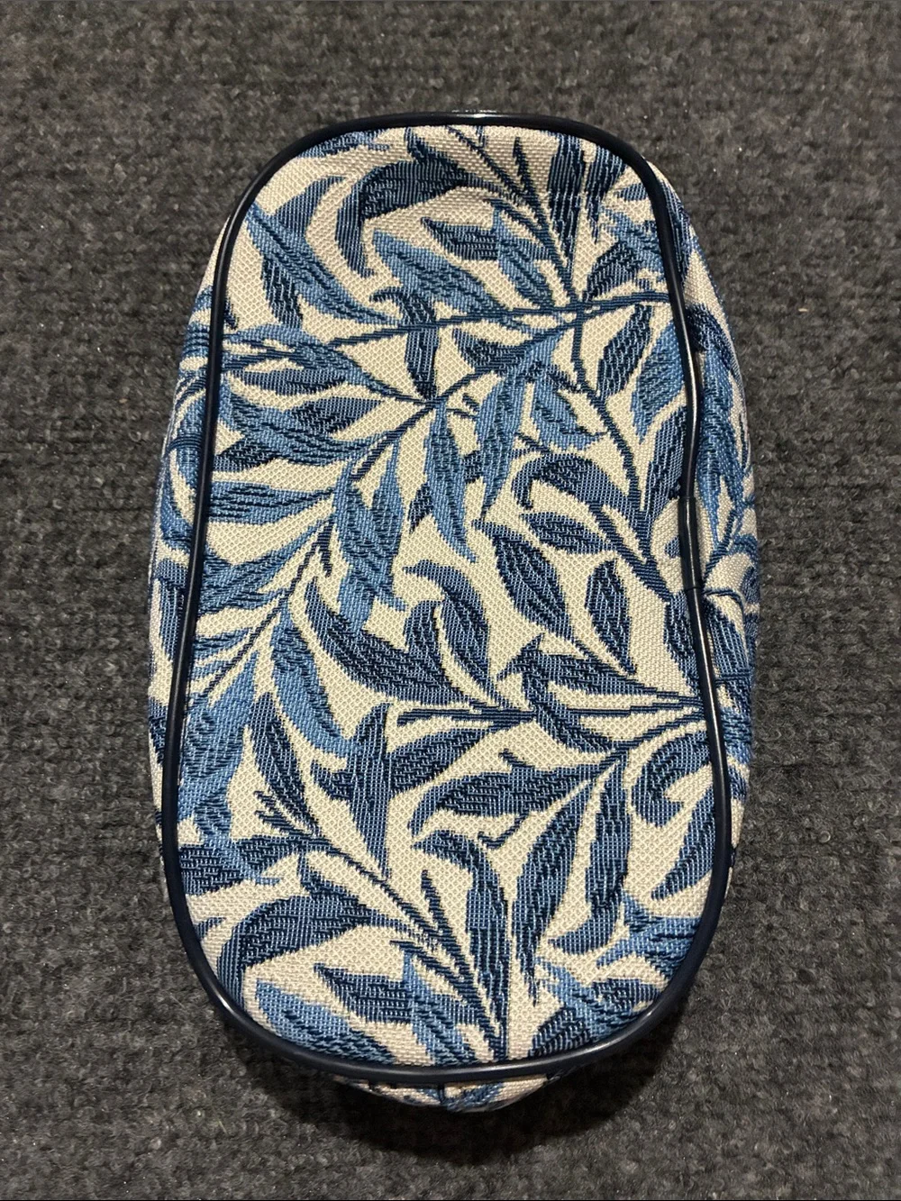 👜 NWOT Blue Leaf-Print Women's Cosmetic Train Case with Matching Pouch